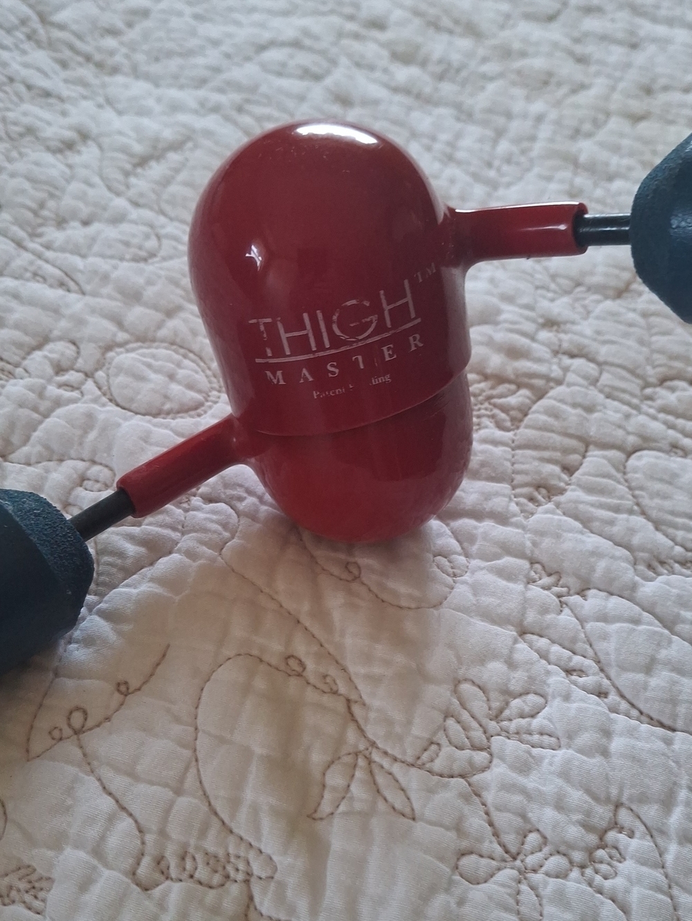 The Original Suzanne Somer's Thigh Master Exercise Device